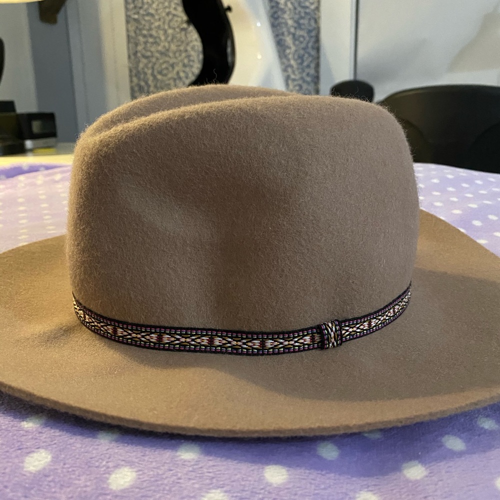 Stylish Hat - Picture 2 of 4